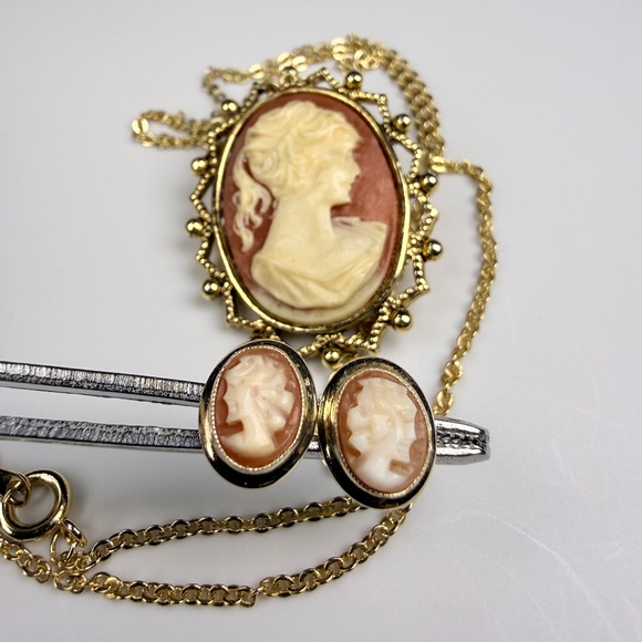 Cameo Brooch/Necklace and Earrings - Picture 3 of 14